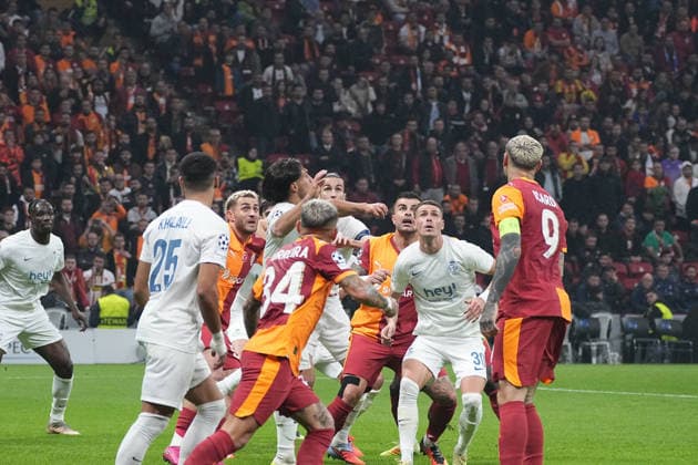 ISTANBUL, TURKEY - NOVEMBER 25: Baris Alper Yilmaz , Abdulkerim Bardakci , Mauro Icardi (9) of Galatasaray A.S. and Raul Alexander Florucz (30) of R. Union Saint-Gilloise during the UEFA Champions League 2025 26 League Phase MD5 match between Galatasaray A.S. and R. Union Saint-Gilloise at Rams Park Stadium on November 25, 2025 in Istanbul, Turkey. (Photo by Seskimphoto ) Galatasaray A.S. vs Union Saint-Gilloise- UEFA Champions League 2025 26 League Phase MD5 match 