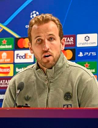 25.11.2025, Fussball UEFA Championsleague 2025 2026: Pressekonferenz des FC Bayern München am Tag vor dem Spiel FC Arsenal - FC Bayern München, im Emirates-Stadion London (England). Harry Kane (FC Bayern München) nachdenklich bei der Pressekonferenz