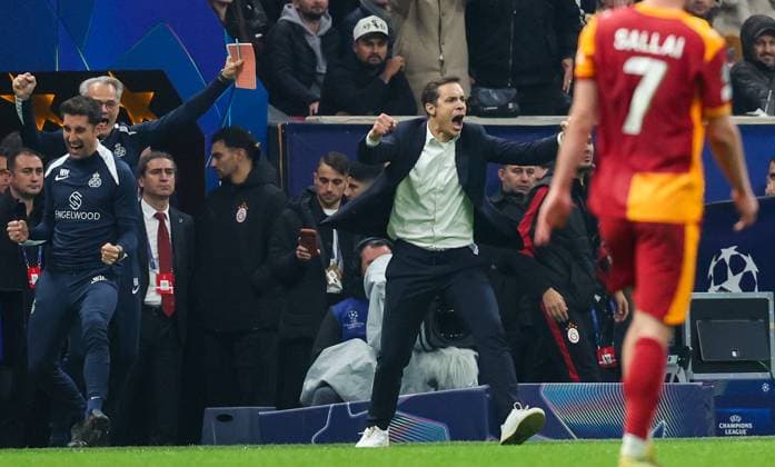 Union s head coach David Hubert celebrates after winning a soccer game between Turkish Galatasaray SK and Belgian Royale Union Saint-Gilloise on Tuesday 25 November 2025 in Istanbul, Turkey, on day 5 of the League phase of the UEFA Champions League tournament. VIRGINIExLEFOUR  x144223003x
