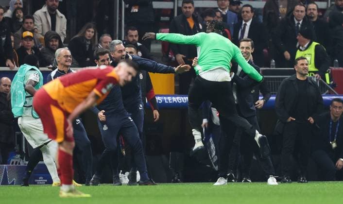Union s Promise David celebrates after winning a soccer game between Turkish Galatasaray SK and Belgian Royale Union Saint-Gilloise on Tuesday 25 November 2025 in Istanbul, Turkey, on day 5 of the League phase of the UEFA Champions League tournament. VIRGINIExLEFOUR  x144223047x