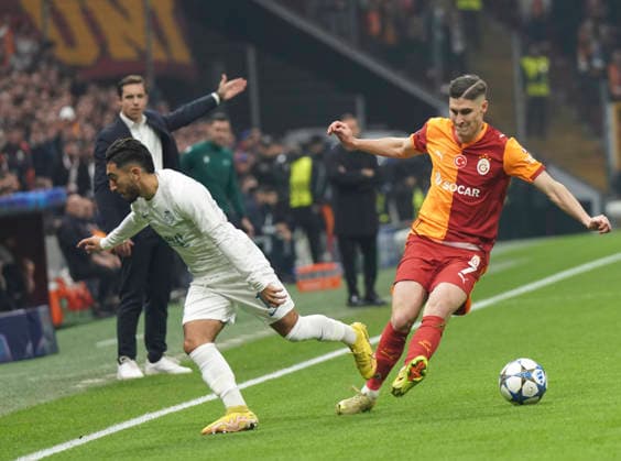 ISTANBUL, TURKEY - NOVEMBER 25: Roland Sallai (R)of Galatasaray A.S. and Anouar Ait El Hadj (L) of R. Union Saint-Gilloise during the UEFA Champions League 2025 26 League Phase MD5 match between Galatasaray A.S. and R. Union Saint-Gilloise at Rams Park Stadium on November 25, 2025 in Istanbul, Turkey. (Photo by Seskimphoto ) Galatasaray A.S. vs Union Saint-Gilloise- UEFA Champions League 2025 26 League Phase MD5 match 