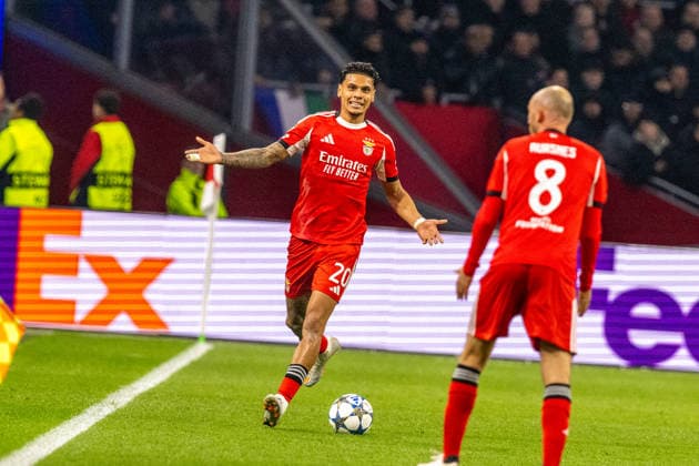 Richard Rios seen during Champions League league phase game between AFC Ajax and SL Benfica (Maciej Rogowski Ball Raw Images) Amsterdam Johan Cruyff Arena Netherlands Copyright: xMaciejxRogowskix _ROG7490
