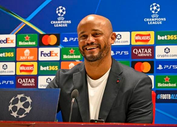 25.11.2025, Fussball UEFA Championsleague 2025 2026: Pressekonferenz des FC Bayern München am Tag vor dem Spiel FC Arsenal - FC Bayern München, im Emirates-Stadion London (England). Trainer Vincent Kompany (FC Bayern München) bei der Pressekonferenz