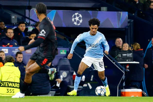 Manchester City v Bayer Leverkusen, Manchester, UK - 25 November 2025 Oscar Bobb of Manchester City during the UEFA Champions League match between Manchester City and Bayer Leverkusen at The Etihad Stadium on 25 November 2025 in Manchester, England (Photo by Steve Taylor PPAUK) Manchester The Etihad Stadium Greater Manchester England Copyright: xStevexTaylor PPAUKx PPA-231704