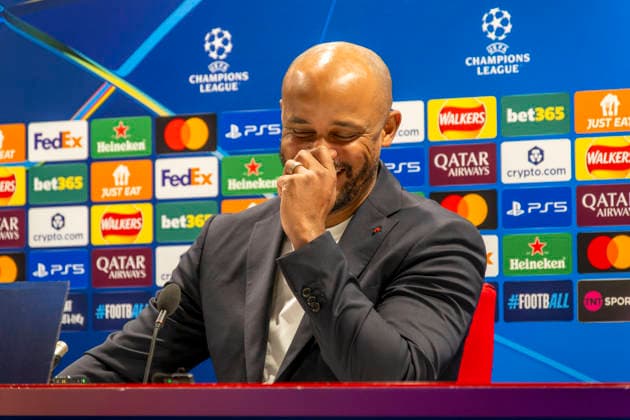 25.11.2025, Fussball UEFA Championsleague 2025 2026: Pressekonferenz des FC Bayern München am Tag vor dem Spiel FC Arsenal - FC Bayern München, im Emirates-Stadion London (England). Trainer Vincent Kompany (FC Bayern München) stellt sich den Fagen der Journalisten
