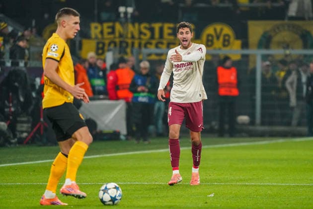 2025-11-25 Borussia Dortmund v Villarreal CF - UEFA Champions League 2025 26 League Phase MD5 DORTMUND, GERMANY - NOVEMBER 25: Santiago Comesana of Villarreal CF shouting during the UEFA Champions League 2025 26 League Phase MD5 match between Borussia Dortmund and Villarreal CF at BVB Stadion Dortmund on November 25, 2025 in Dortmund, Germany. (Photo by Gabriel Calvino Alonso BSR Agency) Dortmund Germany Content not available for redistribution in The Netherlands directly or indirectly through any third parties. Copyright: xBSRxAgencyx