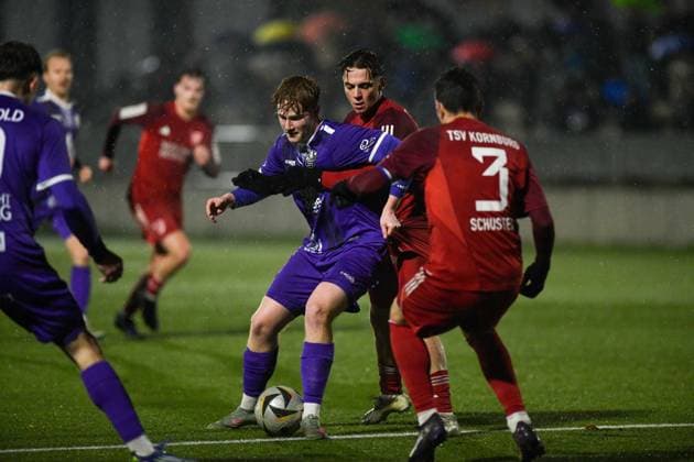 -FC Eintracht Bamberg vs. TSV Kornberg, Sportgelände Don Bosco Deutschland, Bamberg, Sportgelände Don Bosco - 25 Nov 2025 - Fussball, Bayernliga - -FC Eintracht Bamberg vs. TSV Kornberg Image: Luca Leistner (FCEB) in action. Bamberg Sportgelände Don Bosco Bayern Deutschland Copyright: xPresseFotoxEvansx