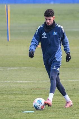 Daniel Elfadli ( HSV ) Aufbautraining nach Verletzung am Ball Deutschland , Hamburg , Volksparkstadion , Fussball , 1. Bundesliga , Training des Hamburger SV
