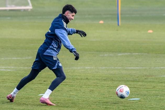 Daniel Elfadli ( HSV ) Aufbautraining nach Verletzung am Ball Deutschland , Hamburg , Volksparkstadion , Fussball , 1. Bundesliga , Training des Hamburger SV