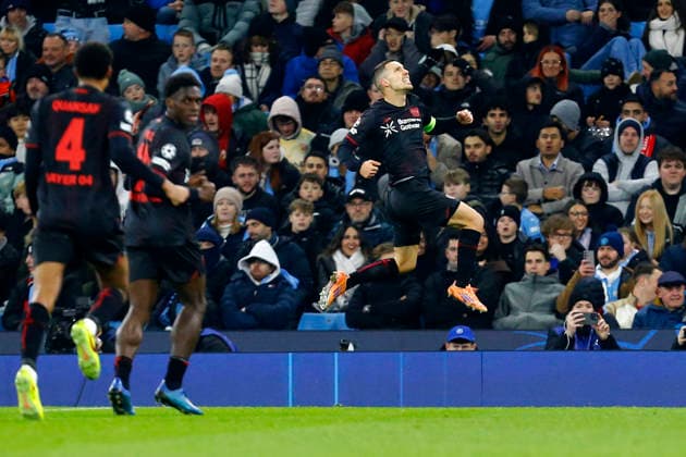 Manchester City v Bayer Leverkusen, Manchester, UK - 25 November 2025 Goal celebrations for Alex Grimaldo of Bayer Leverkusen during the UEFA Champions League match between Manchester City and Bayer Leverkusen at The Etihad Stadium on 25 November 2025 in Manchester, England (Photo by Steve Taylor PPAUK) Manchester The Etihad Stadium Greater Manchester England Copyright: xStevexTaylor PPAUKx PPA-231730