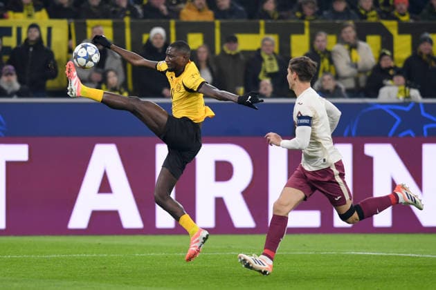 Serhou Guirassy (Borussia Dortmund) in Aktion, am Ball, Einzelaktion waehrend des Spiels der UEFA Champions League 2025 26, 5. Spieltag Ligaphase zwischen Borussia Dortmund und FC Villarreal, BVB Stadion am 25. November 2025 in Dortmund, Deutschland. (Foto von Ralf Treese DeFodi Images) +++ Serhou Guirassy (Borussia Dortmund) controls the ball during the UEFA Champions League 2025 26 League Phase MD5 match between Borussia Dortmund and Villarreal CF at BVB Stadion Dortmund on November 25, 2025 in Dortmund, Germany. (Photo by Ralf Treese DeFodi Images)