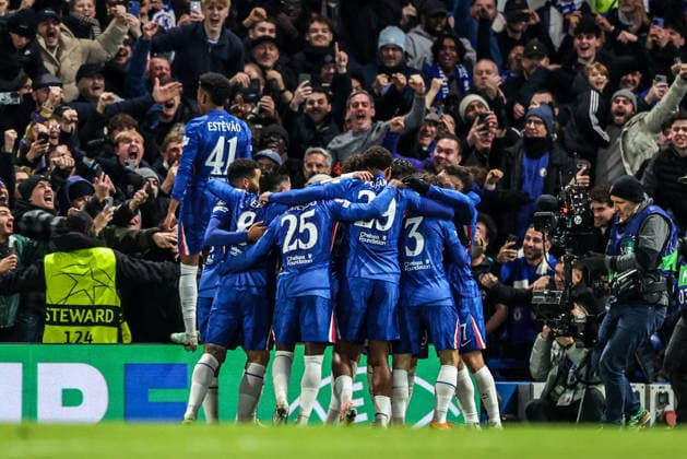 UEFA Champions League Matchday 5 of 8 Chelsea v Barcelona Chelsea players celebrate after an own goal from Jules Kounde of Barcelona during the UEFA Champions League Matchday 5 of 8 Chelsea v Barcelona at Stamford Bridge, London, United Kingdom, 25th November 2025 (Photo by Alfie Cosgrove News Images) London Stamford Bridge Greater London United Kingdom Copyright: xAlfiexCosgrove NewsxImagesx