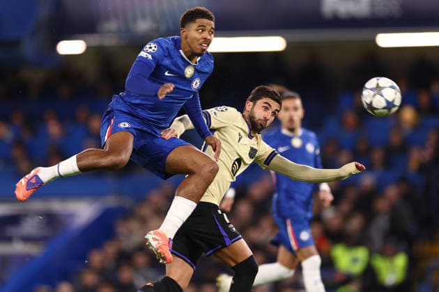 Chelsea v Barcelona 25 November 2025, London - UEFA Champions League - League Stage - Chelsea v Barcelona - Wesley Fofana of Chelsea and Ferran Torres of Barcelona - Photo: Jacques Feeney Offside. London UK Copyright: xJacquesxFeeneyx xOffsidexOffside