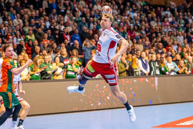 Mads Thymann Hansen (Fredericia Handboldklub, Nr. 6) (L-R), TSV Hannover-Burgdorf (orange) against Fredericia Handboldklub (white) (5. Matchday of Group Matches EHF European League 2025 2026) (25.11.2025, Swiss Life Hall (Hannover, GER), Copyright: xJanxGuentherx xTSVxHannover-Burgdorfx