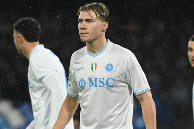 Rasmus Hojlund of SSC Napoli look on during the Uefa Champions League match between SSC Napoli vs Qarabag at Diego Armndo Maradona Stadium  Copyright: xAgostinoxGemito IPAxSportx xipa-agency.netx xx IPA_68377471 IPA_Agency_IPA68377471