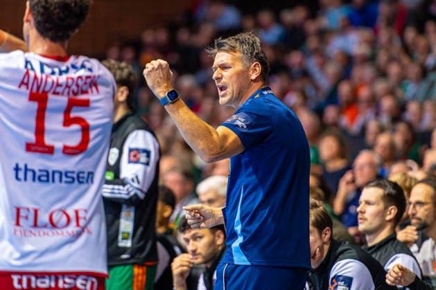 Christian Prokop (TSV Hannover-Burgdorf, Trainer) (L-R), TSV Hannover-Burgdorf (orange) against Fredericia Handboldklub (white) (5. Matchday of Group Matches EHF European League 2025 2026) (25.11.2025, Swiss Life Hall (Hannover, GER), Copyright: xJanxGuentherx xTSVxHannover-Burgdorfx