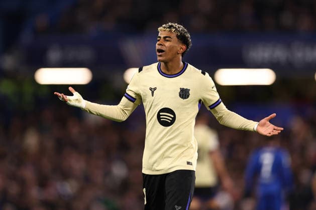 Chelsea v Barcelona 25 November 2025, London - UEFA Champions League - League Stage - Chelsea v Barcelona - Lamine Yamal of Barcelona - Photo: Jacques Feeney Offside. London UK Copyright: xJacquesxFeeneyx xOffsidexOffside