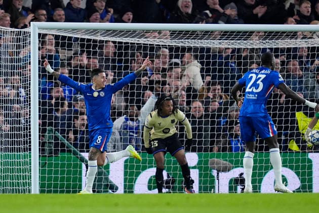 November 25, 2025, London, London, England: Enzo Fernandez of Chelsea FC celebrates a goal that was later disallowed by VAR during the UEFA Champions League 2025 26 League Phase MD5 match between Chelsea FC and FC Barcelona, Barca at Stamford Bridge on November 25, 2025, in London, England. London England - ZUMAa181 20251125_zaa_a181_129 Copyright: xDennisxAgyemanx