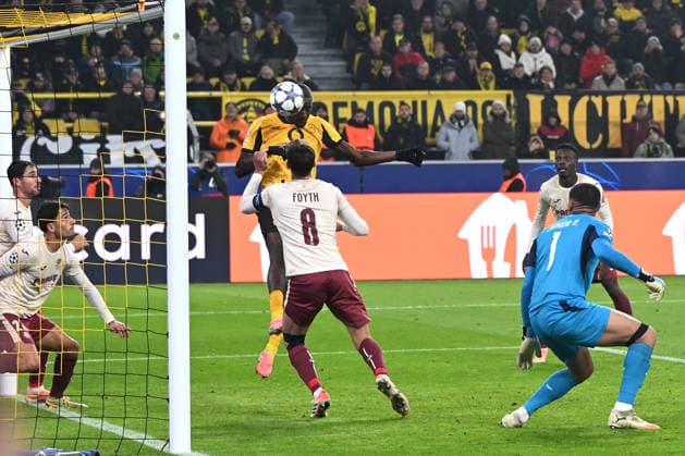 Serhou Guirassy (Borussia Dortmund) Tor zum 1:0 waehrend des Spiels der UEFA Champions League 2025 26, 5. Spieltag Ligaphase zwischen Borussia Dortmund und FC Villarreal, BVB Stadion am 25. November 2025 in Dortmund, Deutschland. (Foto von Ralf Treese DeFodi Images) +++ Serhou Guirassy (Borussia Dortmund) scores his team™s first goal during the UEFA Champions League 2025 26 League Phase MD5 match between Borussia Dortmund and Villarreal CF at BVB Stadion Dortmund on November 25, 2025 in Dortmund, Germany. (Photo by Ralf Treese DeFodi Images)