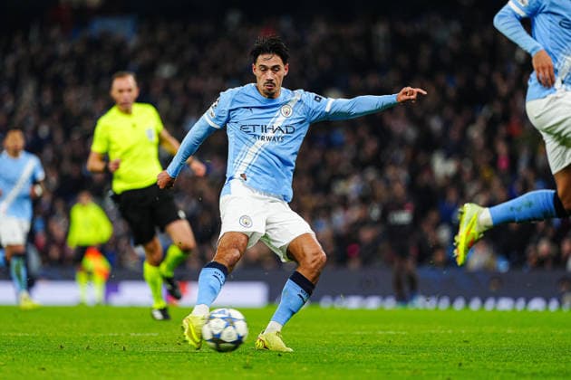 Torschuss Torchance Tijjani Reijnders (Manchester City, 04) ENG, Manchester City vs. Bayer 04 Leverkusen, Fussball, UEFA Champions League, Spieltag 5, Spielzeit 2025 2026, 25.11.2025 ENG, Manchester City vs. Bayer 04 Leverkusen, Fussball, UEFA Champions League, Spieltag 5, Spielzeit 2025 2026, 25.11.2025 Manchester Copyright: xEibner-Pressefoto MarcelxvonxFehrnx EP_MFN