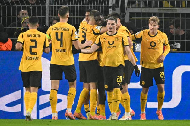 Serhou Guirassy (Dortmund 9) jubelt nach dem Tor zum 1:0 mit der Mannschaft 25.11.2025 Fussball, Champions League, Borussia Dortmund vs Villarreal Club de Fotbol, Signal Iduna Park, Dortmund,