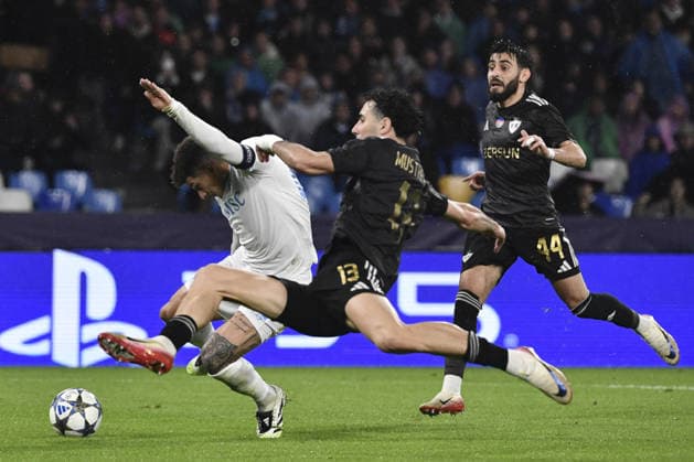 Napoli v Qarabag - UEFA Champions League NAPOLI, ITALY - NOVEMBER 25: Giovanni Di Lorenzo (L), of Napoli, is challenged by Bahlul Mustafazade (C) and Elvin Jafarguliyev (R), of Qarabag, (R) during the League phase UEFA Champions League football match between Napoli and Qarabag at the Diego Armando Maradona stadium in Naples, Italy, on November 25, 2025. Isabella Bonotto Anadolu Napoli Italy. Editorial use only. Please get in touch for any other usage.  Copyright: x2025xAnadoluxIsabellaxBonottox