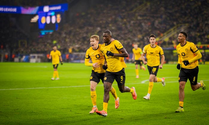 Dortmund, Germany. 25th Nov 2025. Goal celebration: Daniel Svensson (BVB) Serhou Guirassy (BVB) Borussia Dortmund - FC Villarreal 25.11.2025