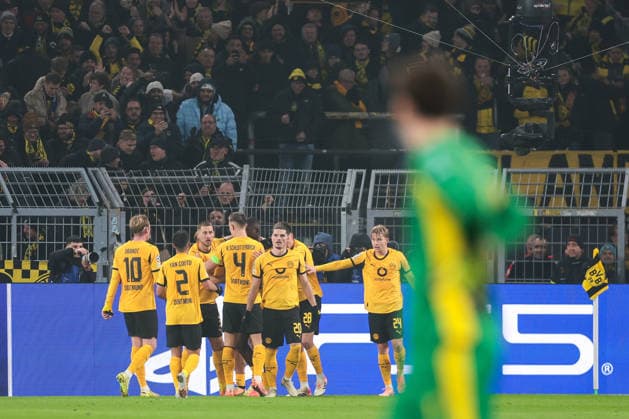 25.11.2025, Fussball, Saison 2025 2026, UEFA Champions League, Spieltag 5, Borussia Dortmund, - FC Villareal, Die Spieler des BVB bejubeln das Tor zum 1:0 durch Serhou Guirassy (Borussia Dortmund), Dortmund Signal Iduna Park NRW Deutschland xRHR-FOTO DEx Copyright: DennisxEwert RHR-FOTOx RHR-FOTO DE