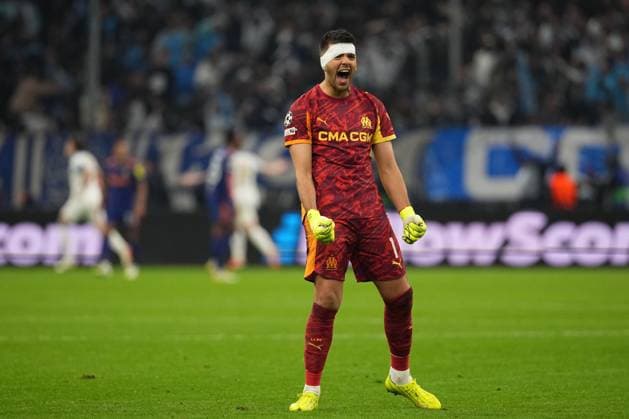 Geronimo Rulli of Marseille celebrates after his team scores to make it 2-1 Marseille v Newcastle United, UEFA Champions League, Group Stage, Football, Orange Velodrome, Marseille, France- 25 Nov 2025Marseille Orange Vélodrome France EDITORIAL USE ONLY No use with unauthorised audio, video, data, fixture lists, club league logos or live services. Online in-match use limited to 120 images, no video emulation. No use in betting, games or single club league player publications.  Copyright: xDavexWinter Shutterstockx 15918266bx