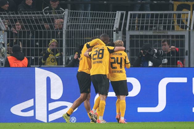 25.11.2025, Fussball, Saison 2025 2026, UEFA Champions League, Spieltag 5, Borussia Dortmund, - FC Villareal, Die Spieler des BVB bejubeln das Tor zum 1:0 durch Serhou Guirassy (Borussia Dortmund), Dortmund Signal Iduna Park NRW Deutschland xRHR-FOTO DEx Copyright: DennisxEwert RHR-FOTOx RHR-FOTO DE