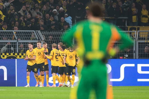25.11.2025, Fussball, Saison 2025 2026, UEFA Champions League, Spieltag 5, Borussia Dortmund, - FC Villareal, Die Spieler des BVB bejubeln das Tor zum 1:0 durch Serhou Guirassy (Borussia Dortmund), Dortmund Signal Iduna Park NRW Deutschland xRHR-FOTO DEx Copyright: DennisxEwert RHR-FOTOx RHR-FOTO DE