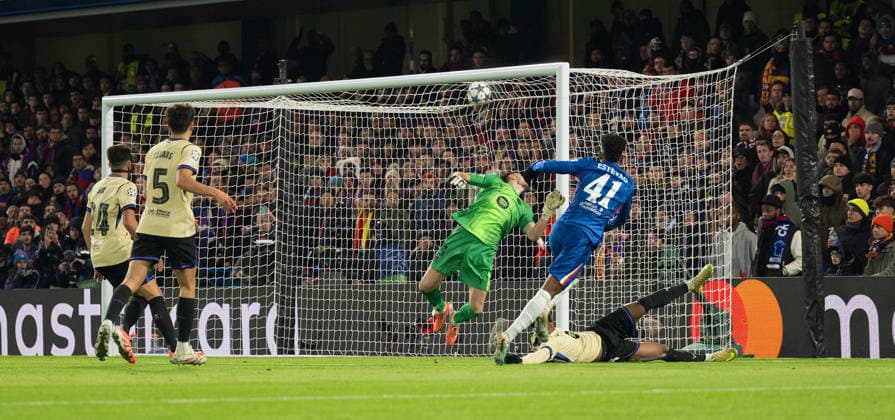 Chelsea v FC Barcelona, Barca UEFA Champions League EstÃªvao of Chelsea scores his first goal and the team™s second against FC Barcelona during the UEFA Champions League match at Stamford Bridge, London UK Newspapers OUT Copyright: xGraemexWilcocksonx FIL-22549-0057