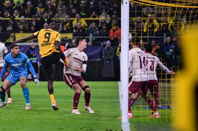Tor zum 1:0 durch Serhou Guirassy 9 (Borussia Dortmund), Borussia Dortmund vs. FC Villarreal, Fussball, Champions League, Gruppenphase, Matchday 5, 25.11.2025 Dortmund Nordrhein-Westfalen Deutschland
