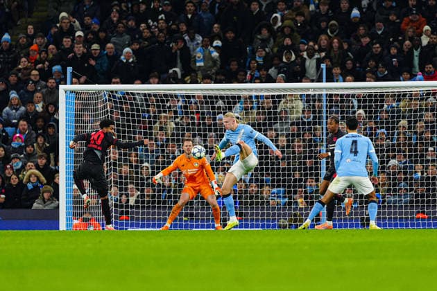 Erling Haaland (Manchester City, 09) ENG, Manchester City vs. Bayer 04 Leverkusen, Fussball, UEFA Champions League, Spieltag 5, Spielzeit 2025 2026, 25.11.2025 ENG, Manchester City vs. Bayer 04 Leverkusen, Fussball, UEFA Champions League, Spieltag 5, Spielzeit 2025 2026, 25.11.2025 Manchester Copyright: xEibner-Pressefoto MarcelxvonxFehrnx EP_MFN