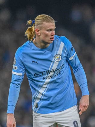 Manchester City v Bayer Leverkusen UEFA Champions League Erling Haland of Manchester City during the UEFA Champions League match at the Etihad Stadium, Manchester UK Newspapers OUT Copyright: xKarlxVallantinex FIL-22550-0038
