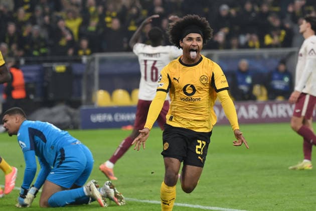 Jubel 3:0 Karim Adeyemi (Borussia Dortmund) 25.11.2025, Fussball, UEFA Champions League 2025 2026, 5. Spieltag, Borussia Dortmund - FC Villarreal UEFA regulations prohibit any use of photographs as image sequences and or quasi-video Dortmund Signal Iduna Park Nordrhein Westfalen Deutschland