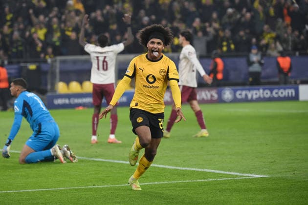 Jubel 3:0 Karim Adeyemi (Borussia Dortmund) 25.11.2025, Fussball, UEFA Champions League 2025 2026, 5. Spieltag, Borussia Dortmund - FC Villarreal UEFA regulations prohibit any use of photographs as image sequences and or quasi-video Dortmund Signal Iduna Park Nordrhein Westfalen Deutschland