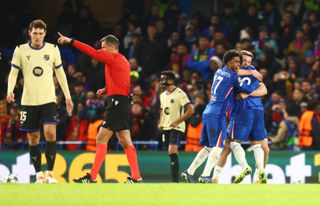 Chelsea v Barcelona, UEFA Champions League, Stamford DBridge, London, UK - 25 11 2025 Liam Delap of Chelsea celebrates scoring their third goal in the UEFA Champions League game against Barcelona London Stamford Bridge London GBR, UK NEWSPAPERS OUT Copyright: xMarkxGreenwoodx