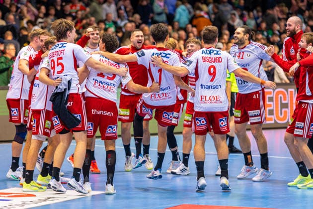 (L-R), TSV Hannover-Burgdorf (orange) against Fredericia Handboldklub (white) (5. Matchday of Group Matches EHF European League 2025 2026) (25.11.2025, Swiss Life Hall (Hannover, GER), Copyright: xJanxGuentherx xTSVxHannover-Burgdorfx