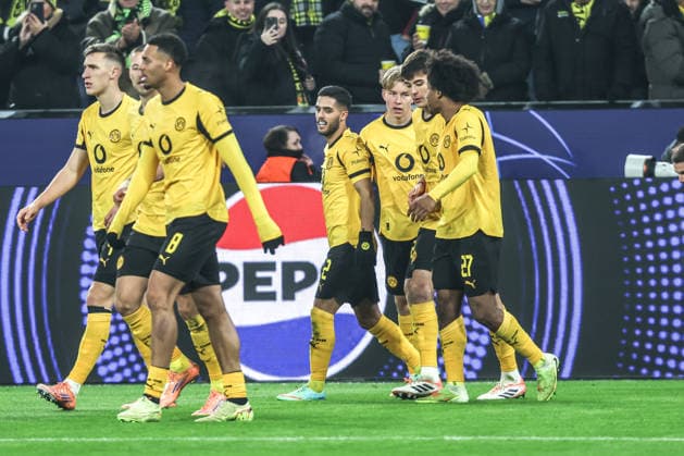 Fussball, UEFA Champions League Saison 2025 2026 Ligaphase - 5.Spieltag Borussia Dortmund - FC Villarreal 25.11.2025, SIGNAL IDUNA PARK Torjubel Borussia Dortmund nach dem Tor zum 3-0 durch Karim Adeyemi (Borussia Dortmund, 27), die Spieler freuen sich Dortmund SIGNAL IDUNA PARK Nordrhein-Westfalen Deutschland