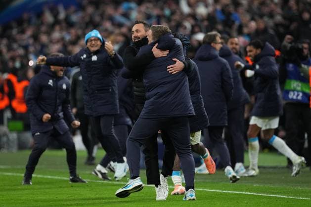 Marseille coach Roberto De Zerbi celebrates at the final whistle with Marseille assistant coach Jacques Abardonado Marseille v Newcastle United, UEFA Champions League, Group Stage, Football, Orange Velodrome, Marseille, France- 25 Nov 2025Marseille Orange Vélodrome France EDITORIAL USE ONLY No use with unauthorised audio, video, data, fixture lists, club league logos or live services. Online in-match use limited to 120 images, no video emulation. No use in betting, games or single club league player publications. Copyright: xDavexWinter Shutterstockx 15918266dt