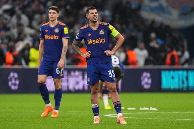 Dejection for Bruno Guimaraes of Newcastle after his team loses 2-1 Marseille v Newcastle United, UEFA Champions League, Group Stage, Football, Orange Velodrome, Marseille, France- 25 Nov 2025Marseille Orange Vélodrome France EDITORIAL USE ONLY No use with unauthorised audio, video, data, fixture lists, club league logos or live services. Online in-match use limited to 120 images, no video emulation. No use in betting, games or single club league player publications. Copyright: xDavexWinter Shutterstockx 15918266dv