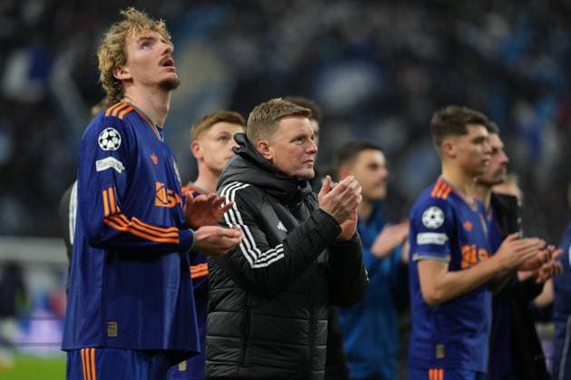 Dejection for Newcastle manager Eddie Howe after his team loses 2-1 Marseille v Newcastle United, UEFA Champions League, Group Stage, Football, Orange Velodrome, Marseille, France- 25 Nov 2025Marseille Orange Vélodrome France EDITORIAL USE ONLY No use with unauthorised audio, video, data, fixture lists, club league logos or live services. Online in-match use limited to 120 images, no video emulation. No use in betting, games or single club league player publications. Copyright: xDavexWinter Shutterstockx 15918266eb