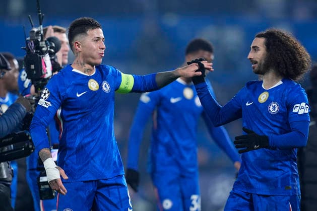 November 25, 2025, London, London, England: Enzo Fernandez of Chelsea FC greets Marc Cucurella during the UEFA Champions League 2025 26 League Phase MD5 match between Chelsea FC and FC Barcelona, Barca at Stamford Bridge on November 25, 2025, in London, England. London England - ZUMAa181 20251125_zaa_a181_196 Copyright: xDennisxAgyemanx