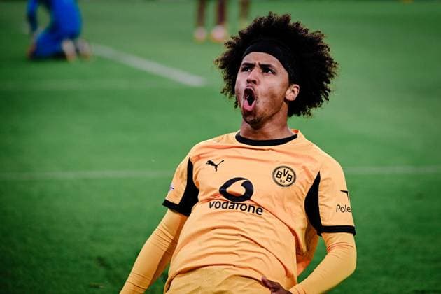 Torjubel zum 3:0 durch Karim Adeyemi 27 (Borussia Dortmund), Borussia Dortmund vs. FC Villarreal, Fussball, Champions League, Gruppenphase, Matchday 5, 25.11.2025 Dortmund Nordrhein-Westfalen Deutschland