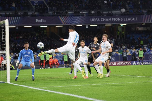 November 25, 2025, Napoli, Napoli, Italia: Mathias Olivera of SSC Napoli During the Champions League match between Napoli and Qarabag on November 25, 2025, at the Diego Armando Maradona Stadium in Naples..In the photo: Napoli Italia - ZUMAs236 20251125_aap_s236_076 Copyright: xFabioxSassox