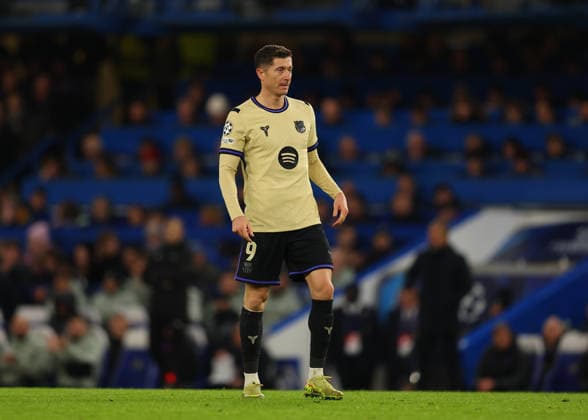 25th November 2025; Stamford Bridge, Chelsea, London, England: UEFA Champions League Football, Chelsea versus Barcelona; Robert Lewandowski of Barcelona  JohnxPatrickxFletcher