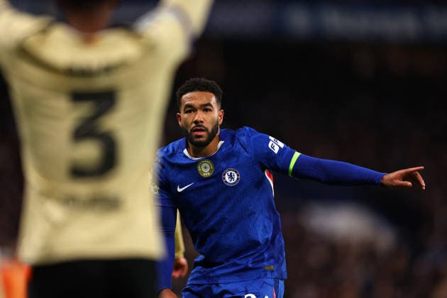 25th November 2025; Stamford Bridge, Chelsea, London, England: UEFA Champions League Football, Chelsea versus Barcelona; Reece James of Chelsea watching Alejandro Balde of Barcelona  JohnxPatrickxFletcher
