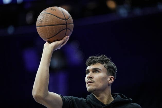 Philadelphia 76ers v Orlando Magic PHILADELPHIA, UNITED STATES - NOVEMBER 25: Tristan da Silva of Orlando Magic warms up ahead of the 2025-26 Emirates NBA, Basketball Herren, USA Cup game between the Orlando Magic and Philadelphia 76ers at Xfinity Mobile Arena on November 25, 2025 in Philadelphia, United States. Wolfgang Schwan Anadolu Philadelphia United States. Editorial use only. Please get in touch for any other usage.  Copyright: x2025xAnadoluxWolfgangxSchwanx