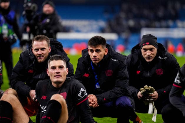 MANCHESTER, ENGLAND - NOVEMBER 25: Bayer 04 Leverkusen goalkeeper Mark Flekken, Claudio Echeverri of Bayer 04 Leverkusen and Bayer 04 Leverkusen goalkeeper Niklas Lomb look on after the UEFA Champions League 2025 26 League Phase MD5 match between Manchester City and Bayer 04 Leverkusen at City of Manchester Stadium on November 25, 2025 in Manchester, England. (Photo by Rene Nijhuis) SPO  Copyright: xRenexNijhuis